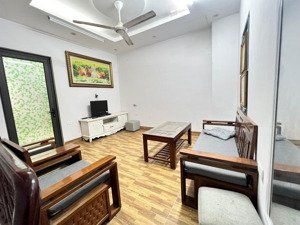 đỉnh cao! quan hoa trung tâm, gần phố, ngõ thông 3 gác vào, 6 tầng mới tinh, 38m2 cực đẹp.