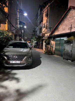 em chính chủ bán gấp nhà 5 tầng, đường oto, sổ đỏ, không lỗi. hoàng mai, giá rẻ