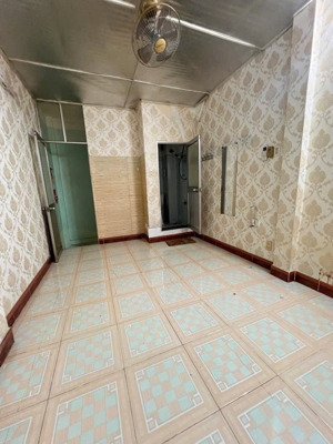 nhà phường 1. q 10. hồ thị kỷ 3mx5m đúc 3 tầng giá :2ti950