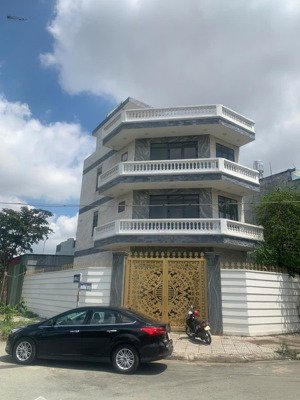 bán căn biệt thự góc 2mt đường d2 - n14, phường long bình, thủ đức, tp hcm. giá chỉ: 7.6 tỷ (tl)