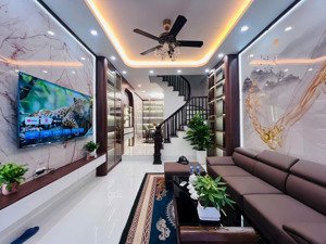 cần bán gấp giảm 1 tỷ, nhà phố hàm nghi, 40m2 4t, ngõ ô tô tránh, full nội thất, 15m ra phố