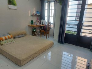 2 lầu 3pn hxh cách mạng tháng tám quận 10