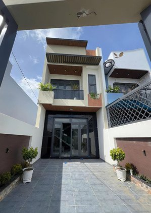 bán nhà riêng tại đt 826, 100m2, giá cực ưu đãi