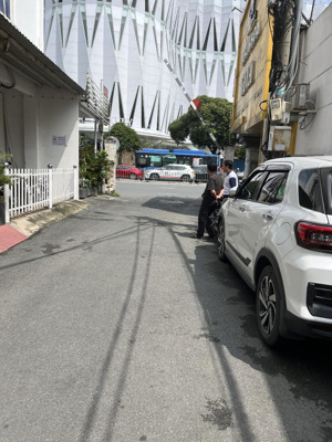 bán nhà hẻm xe hơi 6m - sát mặt tiền đường hoàng văn thụ