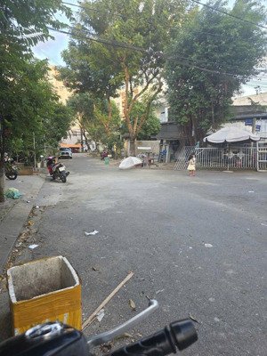 đất lô góc ngô thì trí 200m2 ngang 10m gần sông hàn rẻ hơn kiệt