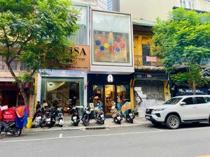 nhà nc mt đường đông du, q1 - dt 3,8m x 16m - trệt lửng lầu, kd tự do - vị trí đẹp