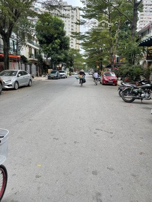 bán đất tặng nhà xa la, hà đông ô tô đỗ cửa, ngõ rộng, cách trục chính 50m, dt 45m2 giá chỉ 7,4tỷ