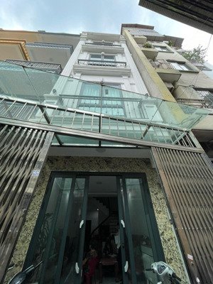 bán nhà 4 tầng dương quảng hàm , cầu giấy dt 60m2 mặt tiền 6m2 nở hâu giá 15 tỷ