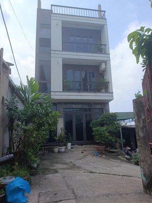 bán nhà mới koong khung cột bê tông mấy bước đến viện nhiệt đới- gần cầu thăng long