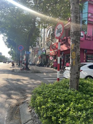 bán nhà mặt phố nguyễn văn cừ, 196 tỷ, 226m2, chính chủ, giá ưu đãi