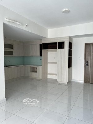 cho thuê căn safira, căn 2pn - 2wc ntcb giá 8,5 triệu, lh xem nhà mr quảng