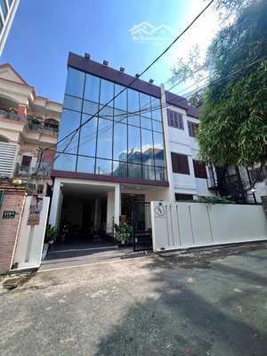 cho thuê building gần mặt tiền hai bà trưng, quận 3 dt 15m x 15m