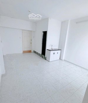 cạnh vạn hạnh mall - bệnh viện - khu sầm uất bật nhất q10 .