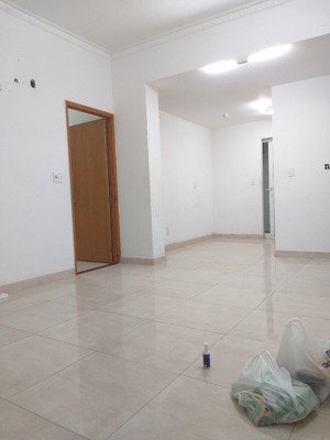 cho thuê căn 3 phòng ngủ, the cbd giá 10 triệu, tầng cao, căn góc, 83m2, view mát, lh: 