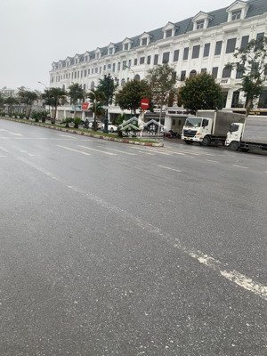 do nhu cầu k sư dụng muốn bán 2 căn nhà liền nhau thuộc khu đô thị kỳ đồng thành phố thái bình