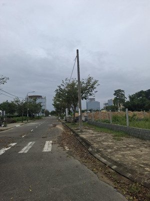 trục lk17. thông dsđn. vị trí đẹp. 110m2. đường 17.5m. thông sông cổ cò giá tốt 3.35 tỷ (lvcc)