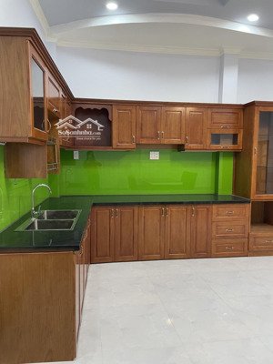 2 mặt tiền trước sau 4x15m kc 3 tầng ..hoàn công lộ giới đủ