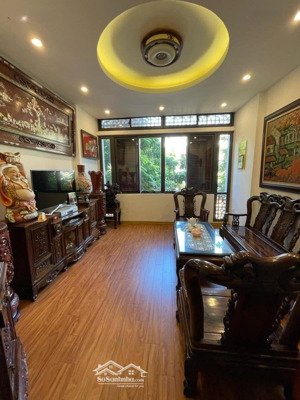 gốc đề nhà mới ở luôn, tặng nội thất, gần đường lớn qh, ô tô chạy ngay bên cạnh, 38m2*5t