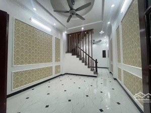 mặt ngõ thông, vài bước ra phố ô tô tránh, qh sạch, kd, 6pn có sân riêng, 41m2*5t