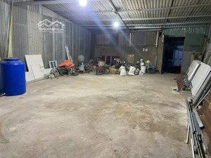 thuê kho bãi nhà bè , dt 360m có tường xây kiên cố đẹp - chuẩn.