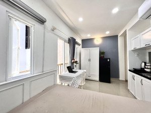 phòng đẹp giá rẻ 3tr5 ngay etown cộng hòa, nhà ga t3 có thang máy tân bình