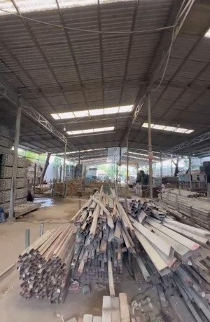 thuê kho bãi nhà bè, dt 330m có tường xây kiên cố đẹp - chuẩn.