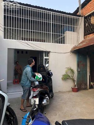 Nhà dt khủng 4,35mx20m trường chinh và phan văn hớn tham lương q12