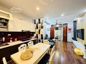 bán nhà võ thị sáu 38m² 5 tầng mt 4.5m giá 13.5 tỷ gần hồ , ở luôn, nhà mới