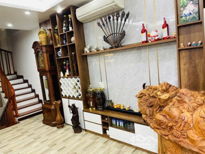 bán nhà lạc long quân nghĩa đô cầu giấy ô tô vào nhà. ngõ thông thoáng..