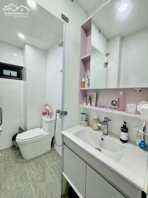 Bán nhà Tây Sơn gần bệnh viện Đống Đa 27m 7 tầng giá 8.3 tỷ full nội thất ở ngay mặt ngõ thông.