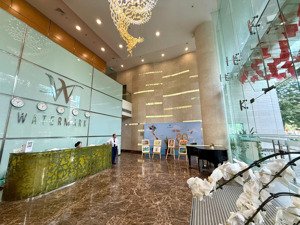 chính chủ cần bán căn hộ 3 pn view thẳng hồ tây tòa nhà watermark 395 lạc long quân - sổ đỏ