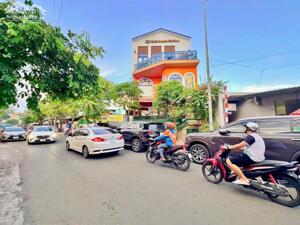 BÁN NHÀ mới đẹp, TẶNG NGUYÊN QUÁN ĐANG KD, vị trí HOT nhất Cần Thơ