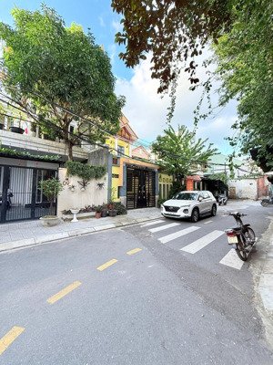 nhà 2 tầng đúc k19 phú lộc 19, thông ra 141 dũng sĩ thanh khê