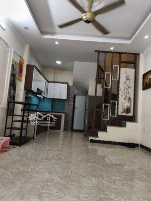 pháo đài láng 9,5 tỷ, kinh doanh, 5 tầng 40m