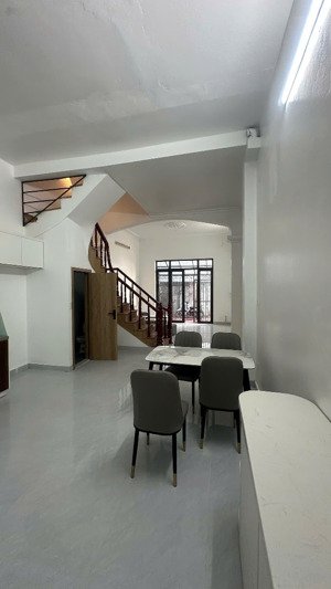 thanh am - nhà 75m2 xây 3 tầng - mới sơn sửa - full đồ - 10tr