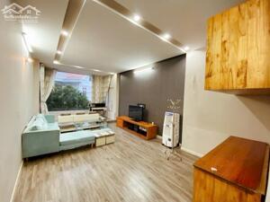 Cho thuê nhà khu phân lô Văn Cao, 4 ngủ khép kín (90m2).