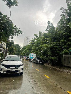 cần bán nhanh đất dv dương nội 92m phân lô vỉa hè rộng xây được 7 tầng thang máy kinh doanh giá đt