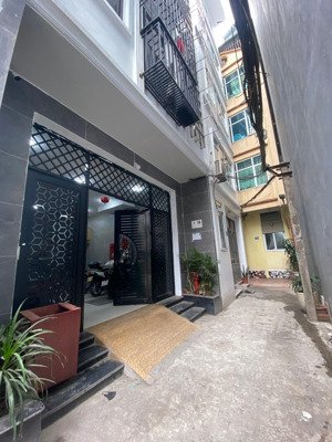 bán tòa căn hộ trung kính - cầu giấy | 9 tầng tm ~25 phòng dòng tiền ~2 tỷ/năm giá chỉ hơn 200tr/m2