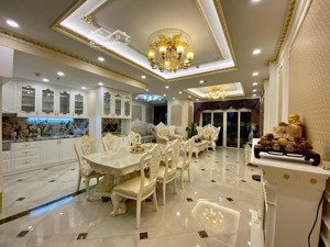 cho thuê căn hộ 3pn full nội thất đẹp tại royal city giá 21tr/tháng liên hệ em 