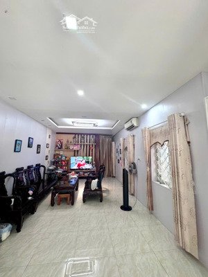 chính chủ cho thuê nhà 3 tầng mặt tiền đường ông ích khiêm, giá tốt nhất