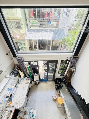 nhà mới 4 tầng dtsd 81m2 gần vòng xoay lý thái tổ, q3 hẻm 4m, nhà đẹp vào ở ngay giá 6,5 tỷ tl