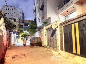 trung tâm bt - phường 7 nhà đẹp 2 tầng đường hoàng hoa thám 70m2 (4.3m x 16.5m) - 5pn chỉ 6.69 tỷ