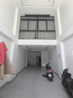 cho thuê nhà mới đường phạm huy thông p7 dt 4,2x16, 6 tầng, sàn suốt, thang máy, pccc