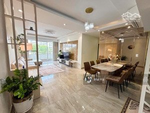 cho thuê nhanh garden court 1 căn đẹp, nt dính tường giá tốt 28tr, ban công dài