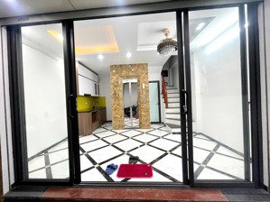 siêu hiếm thanh nhàn 30m2, 5 tầng, thang máy, 8.25 tỷ
