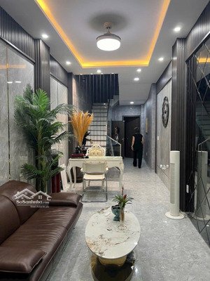 cho thuê nhà 3 phòng ngủ mặt tiền tôn thất thuyết quận 4