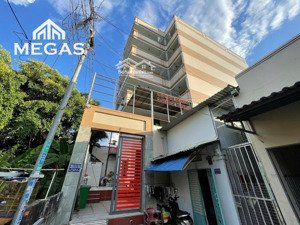 studio ban công - máy lạnh ngya go dĩ an