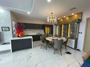 cần bán căn hộ sarina 3pn 127m2 giá 23 tỷ