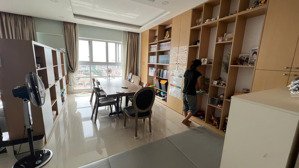 gấp. chủ gửi bán gấp trong tháng căn hộ 135m2 tầng 19 happy valley gần hồ bơi giá 10,840 tỷ