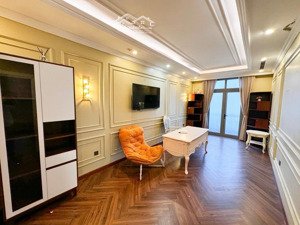 khúc thừa dụ hiếm! ngõ thông, thang máy- nội thất cao cấp - ở hay cho thuê đều tốt - giá cực mềm